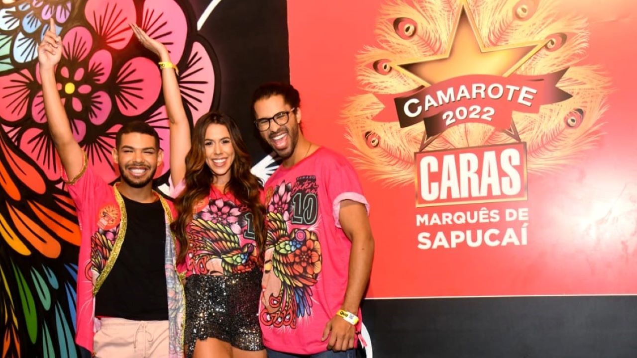 Ex-BBBs Larissa, Luciano e Vinicius aproveitam o Carnaval no Camarote CARAS Bateria Nota 10