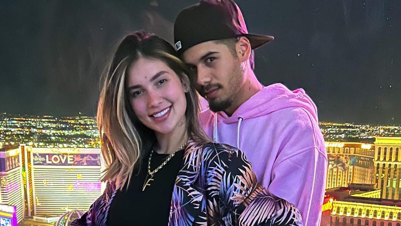 Virginia Fonseca celebra aniversário de Zé Felipe e faz homenagem para o cantor durante show