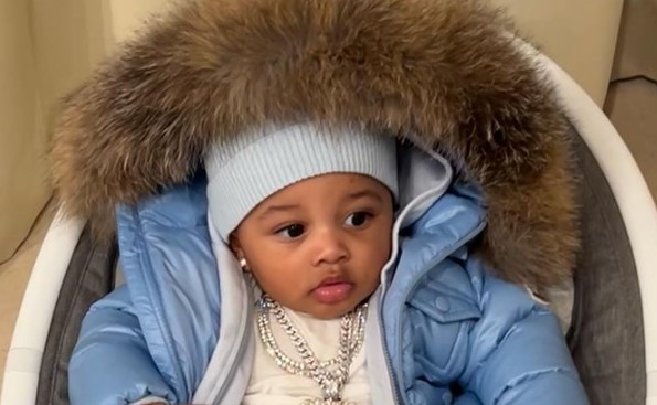 Cardi B mostra seu segundo filho pela primeira vez nas redes sociais