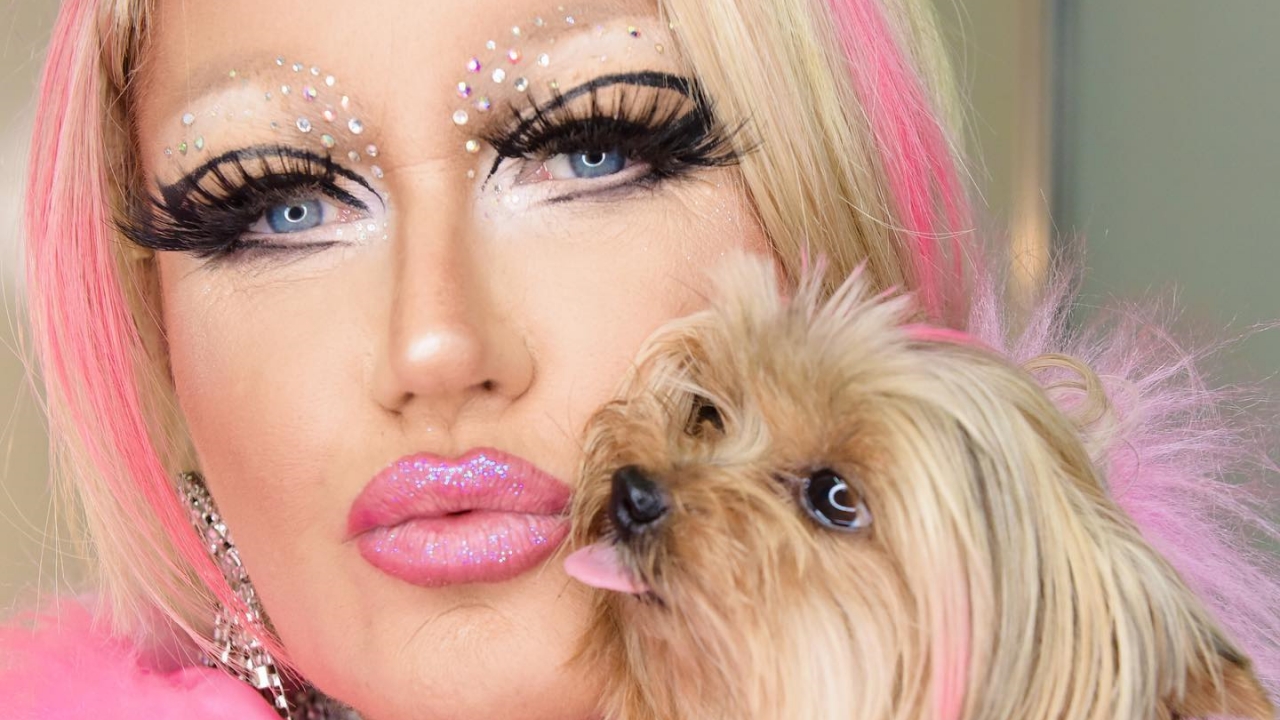 Veja Xuxa caracterizada como Drag Queen para a série ‘Caravana de Drags’