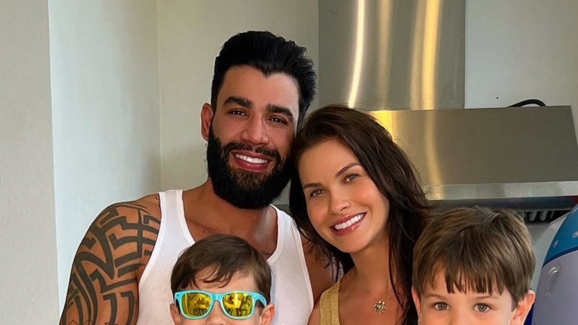 Andressa Suita mostra os filhos se declarando para Gusttavo Lima