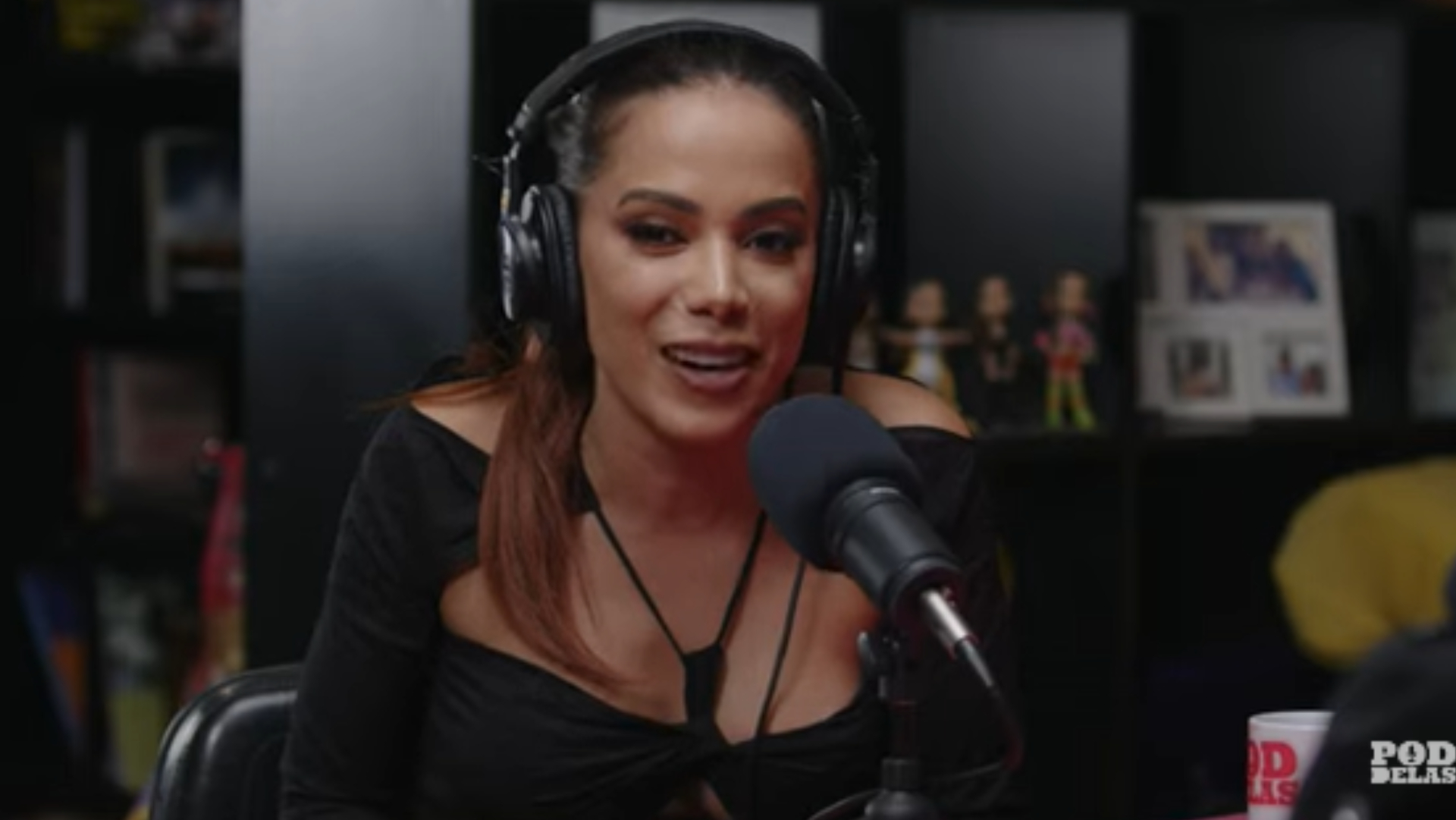 Anitta diz que fica até 2 dias sem banho e confessa vontade de ir para o BBB: ”Espírito de subcelebridade”