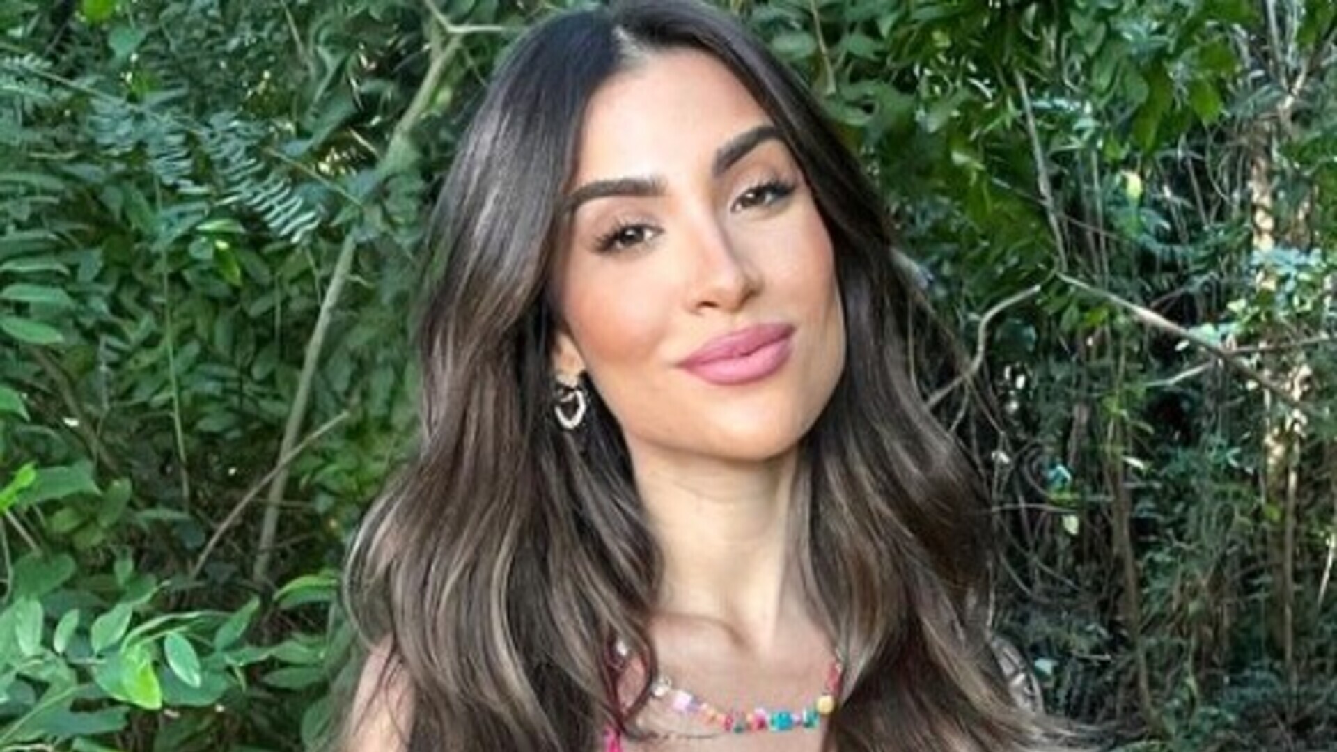 Exibindo boa forma, Bianca Andrade publica fotos de biquíni