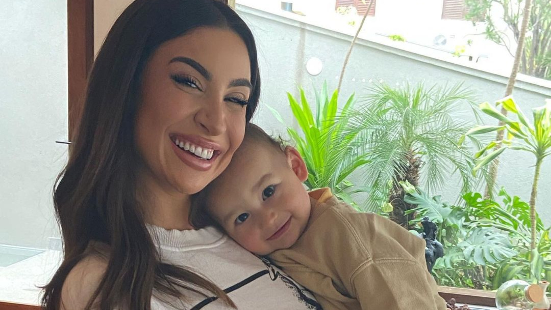 Filho de Bianca Andrade esbanja fofura em momento de carência
