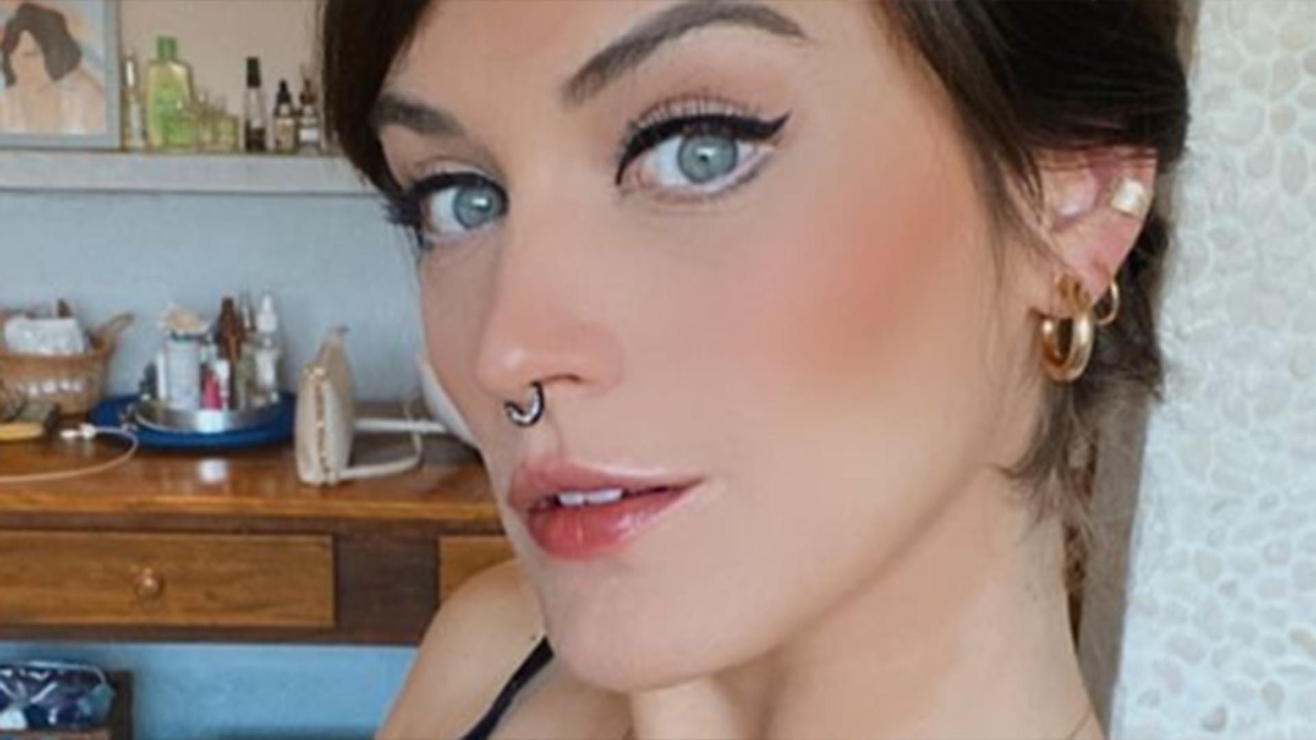 Bianca Bin arrasa ao usar look com decote estiloso