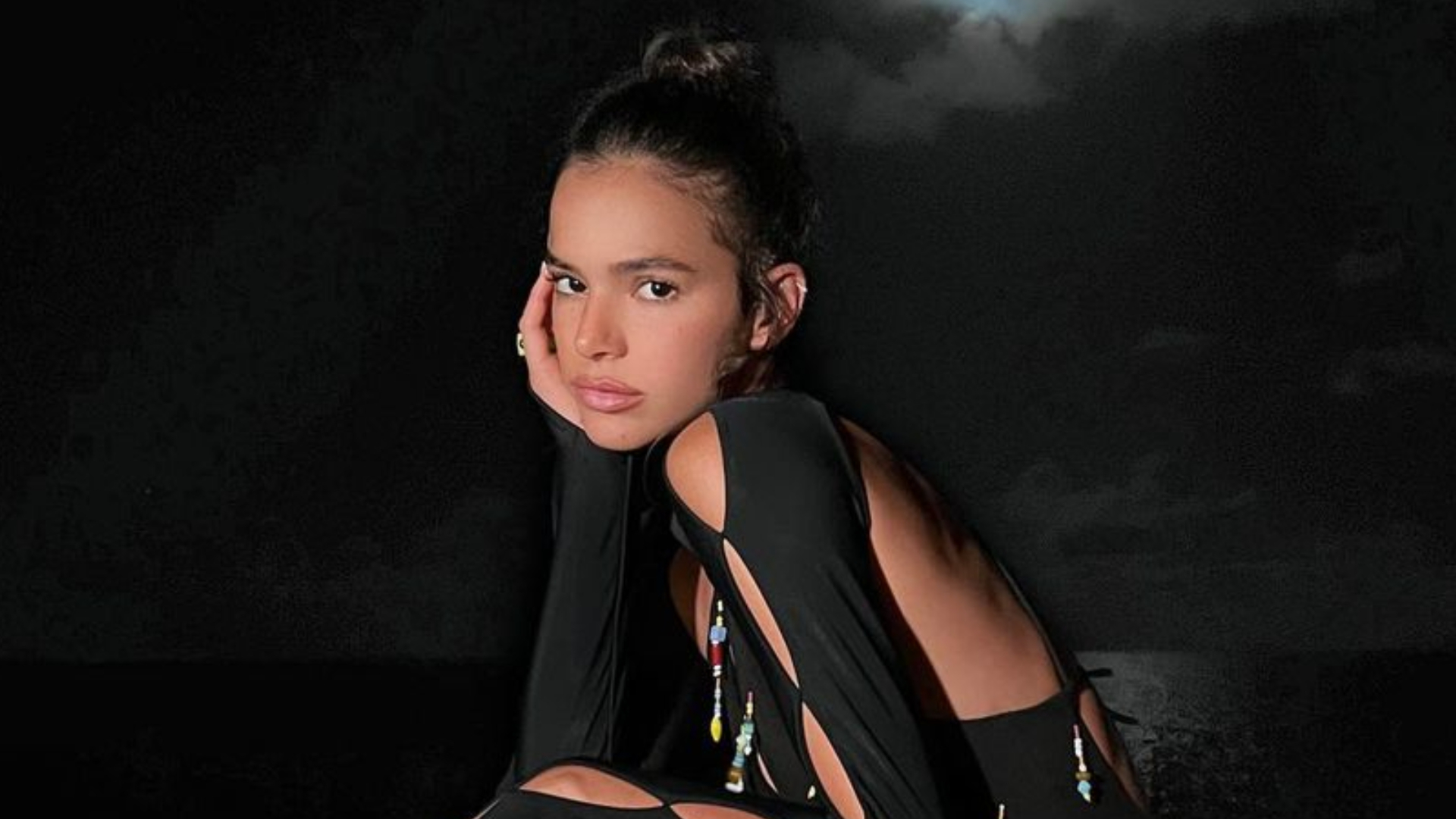 Bruna Marquezine comemora aniversário de 27 anos em Angra dos Reis com amigos