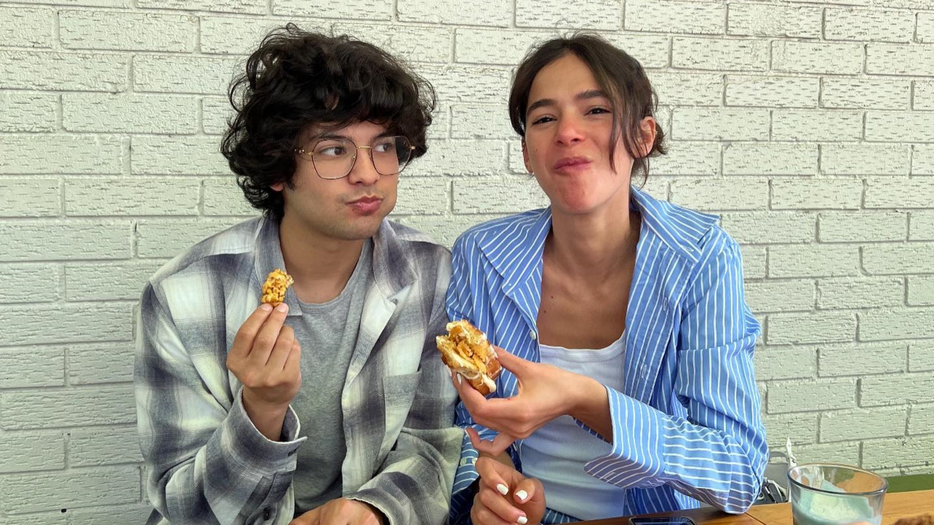 Bruna Marquezine entrega apelido carinhoso de Xolo Maridueña