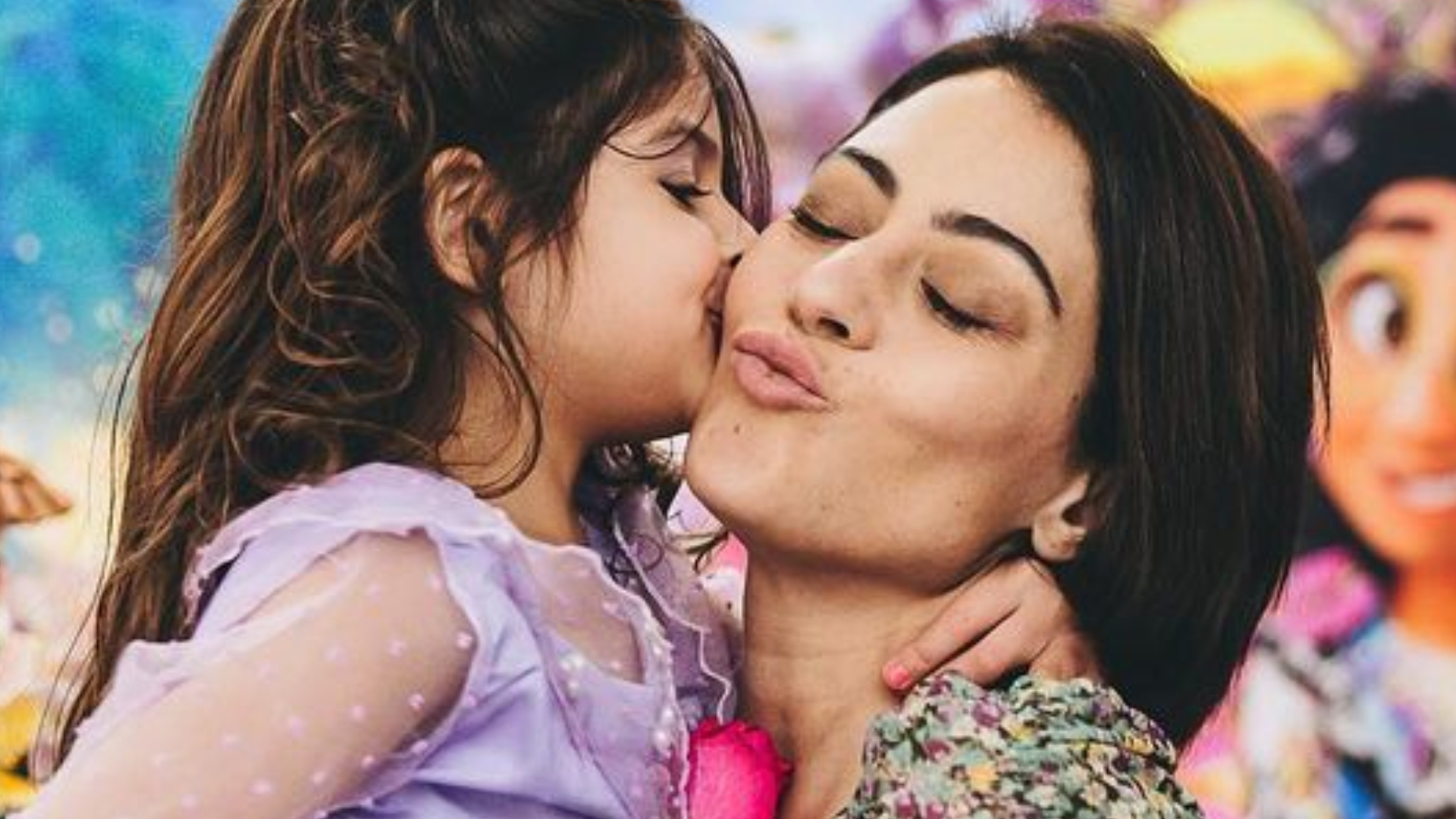Carol Castro comemora aniversário da filha com festa temática: ”Maior amor do universo”
