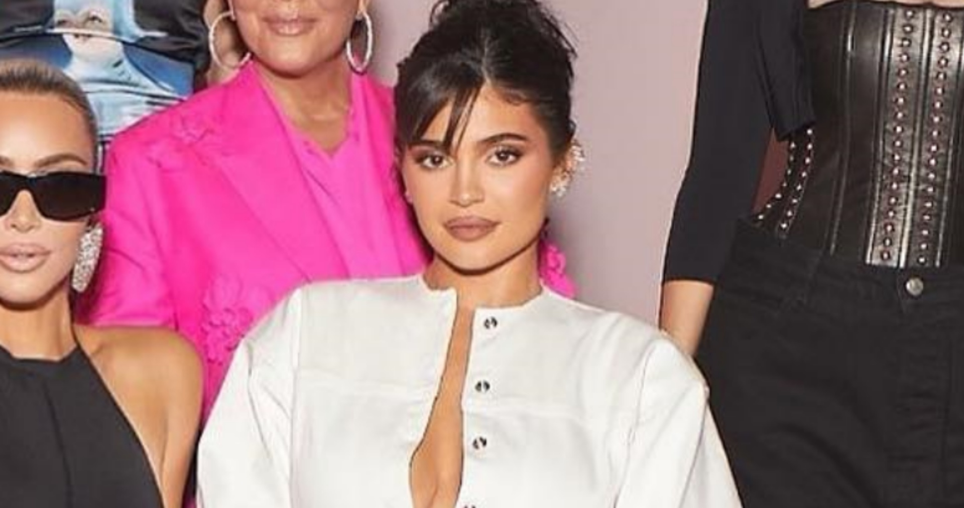 Clã Kardashian-Jenner se reúne em clique raro para evento de Kylie Jenner