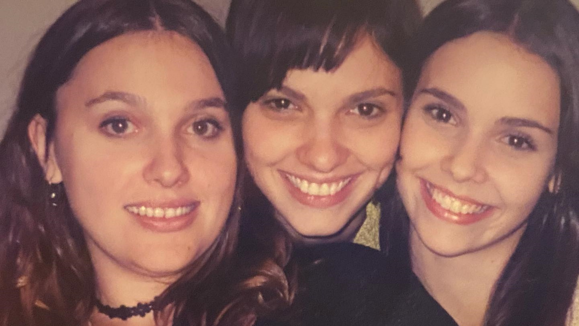 Débora Falabella posta fotos raras com a irmã: ”Dona do melhor sorriso”