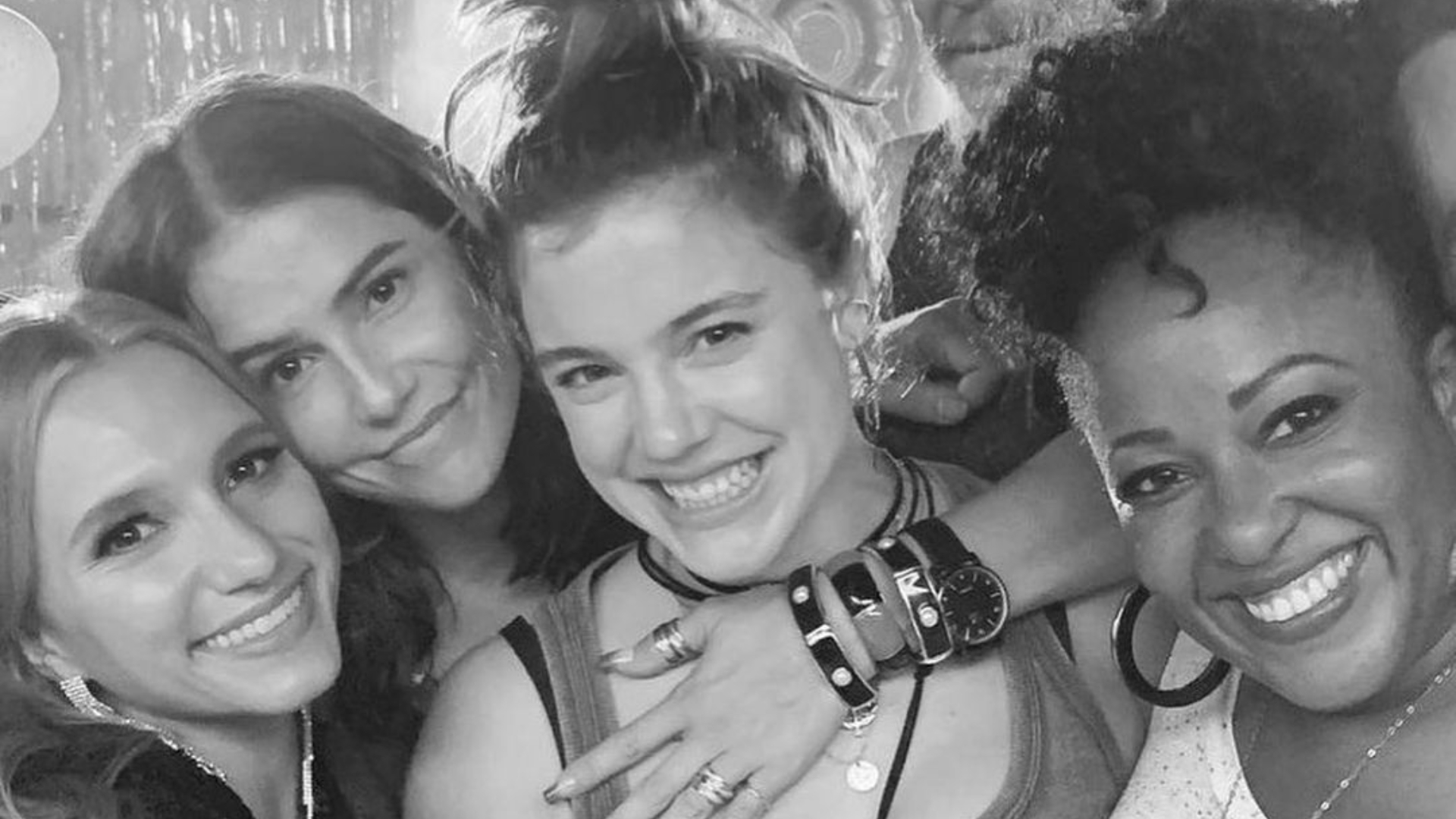 Deborah Secco celebra a estreia de Rensga Hits: ”Reencontrei uma Deborah que estava adormecida”