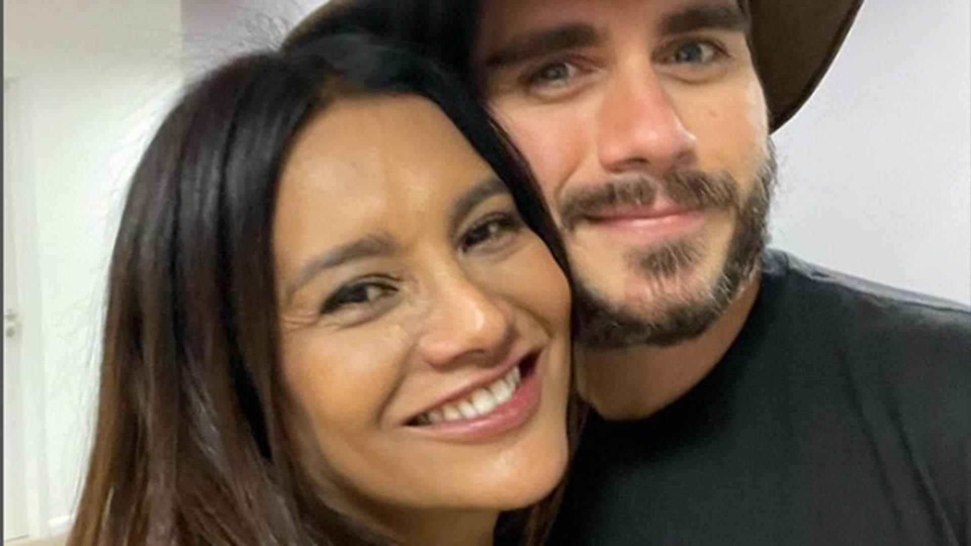 Dira Paes exibe vídeo de Gabriel Sater nos bastidores de Pantanal: “Foi um prazer”