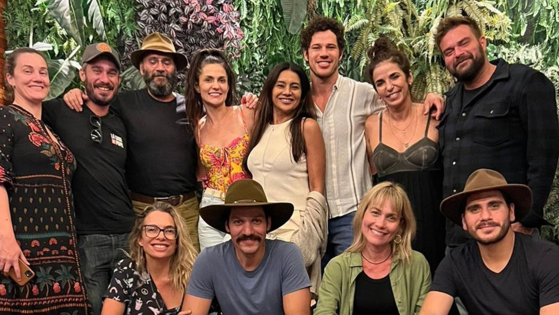Elenco e equipe de ‘Pantanal’ se encontram em restaurante no Rio de Janeiro