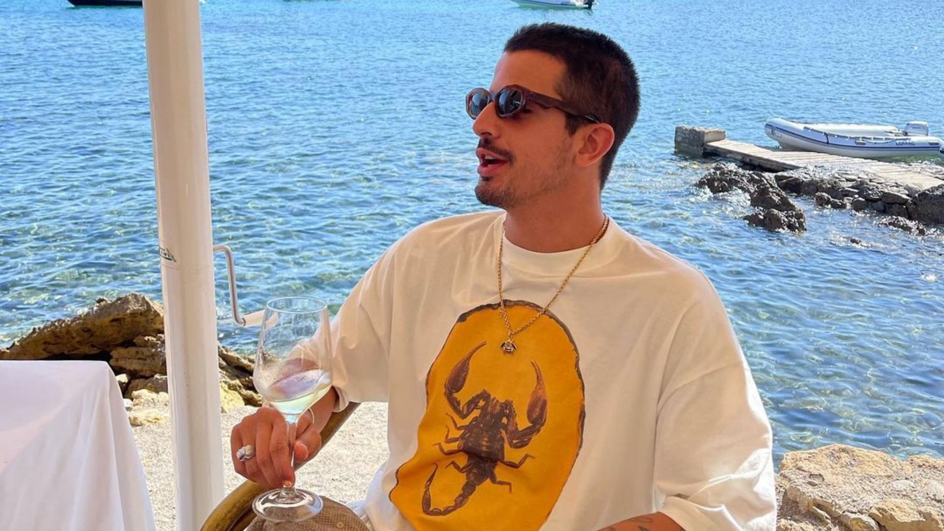 Enzo Celulari curte viagem para Ibiza, na Espanha