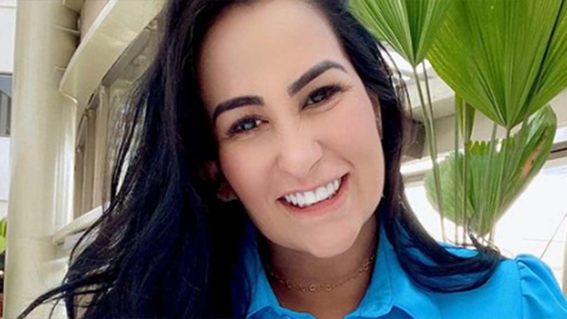 Fabiola Gadelha exibe fotos de antes e depois do emagrecimento