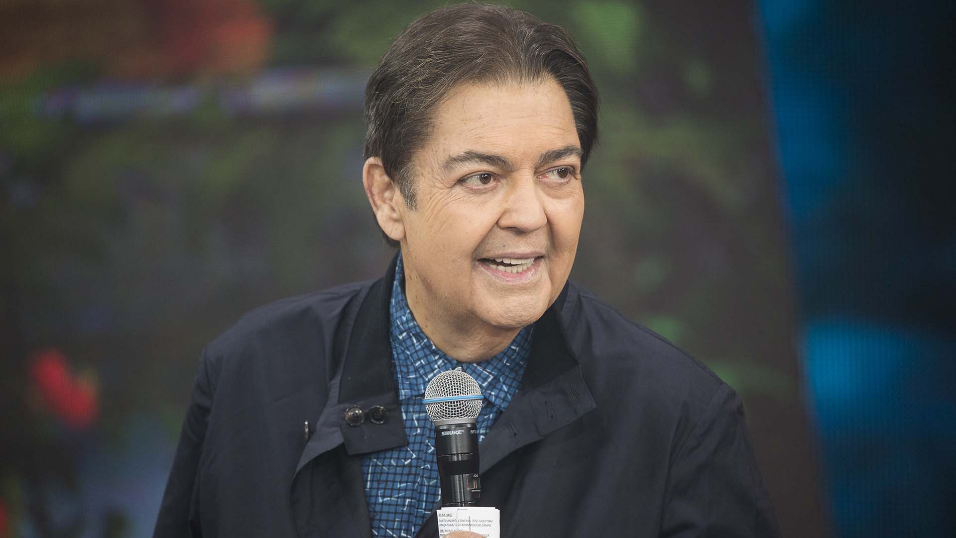 Faustão surge em foto rara com os três filhos em data especial
