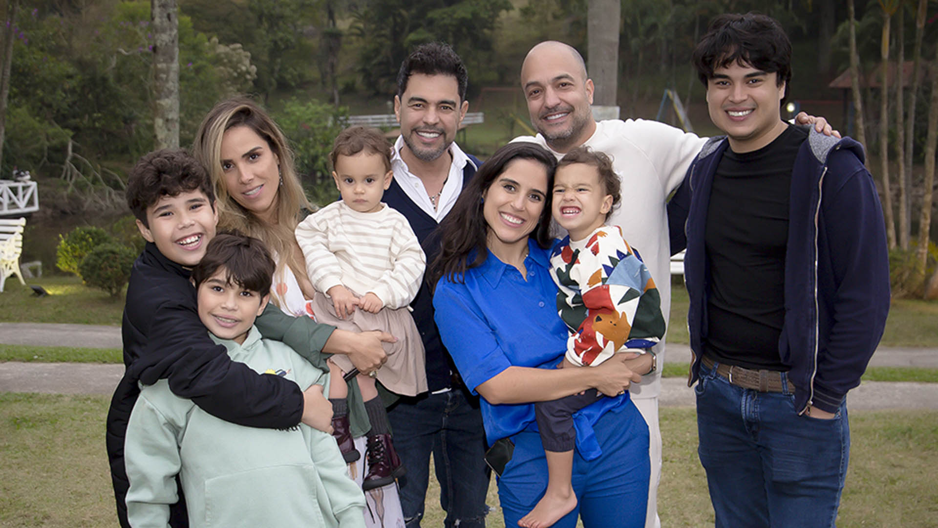 Camilla Camargo reúne a família na festa luxuosa do filho Joaquim