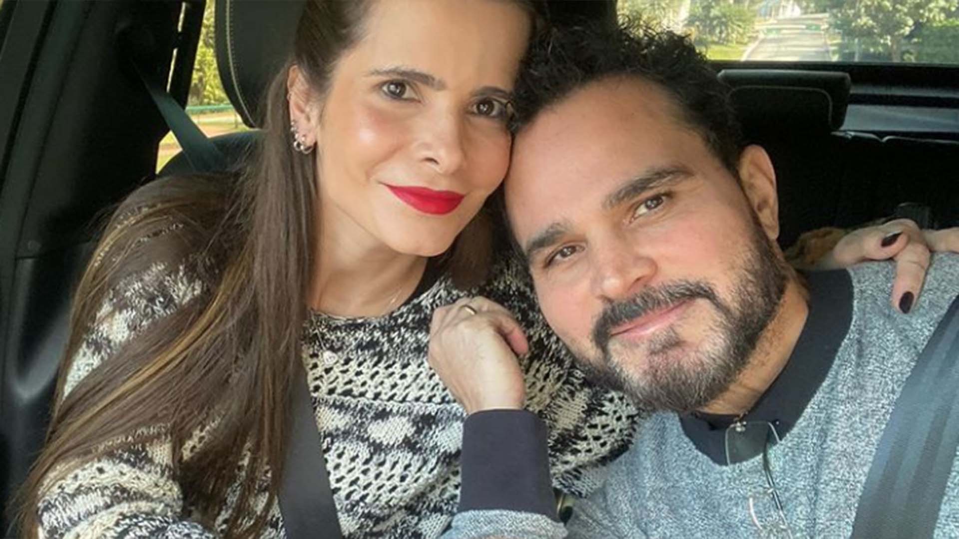 Luciano Camargo choca ao mostrar o fogão luxuoso de sua mansão