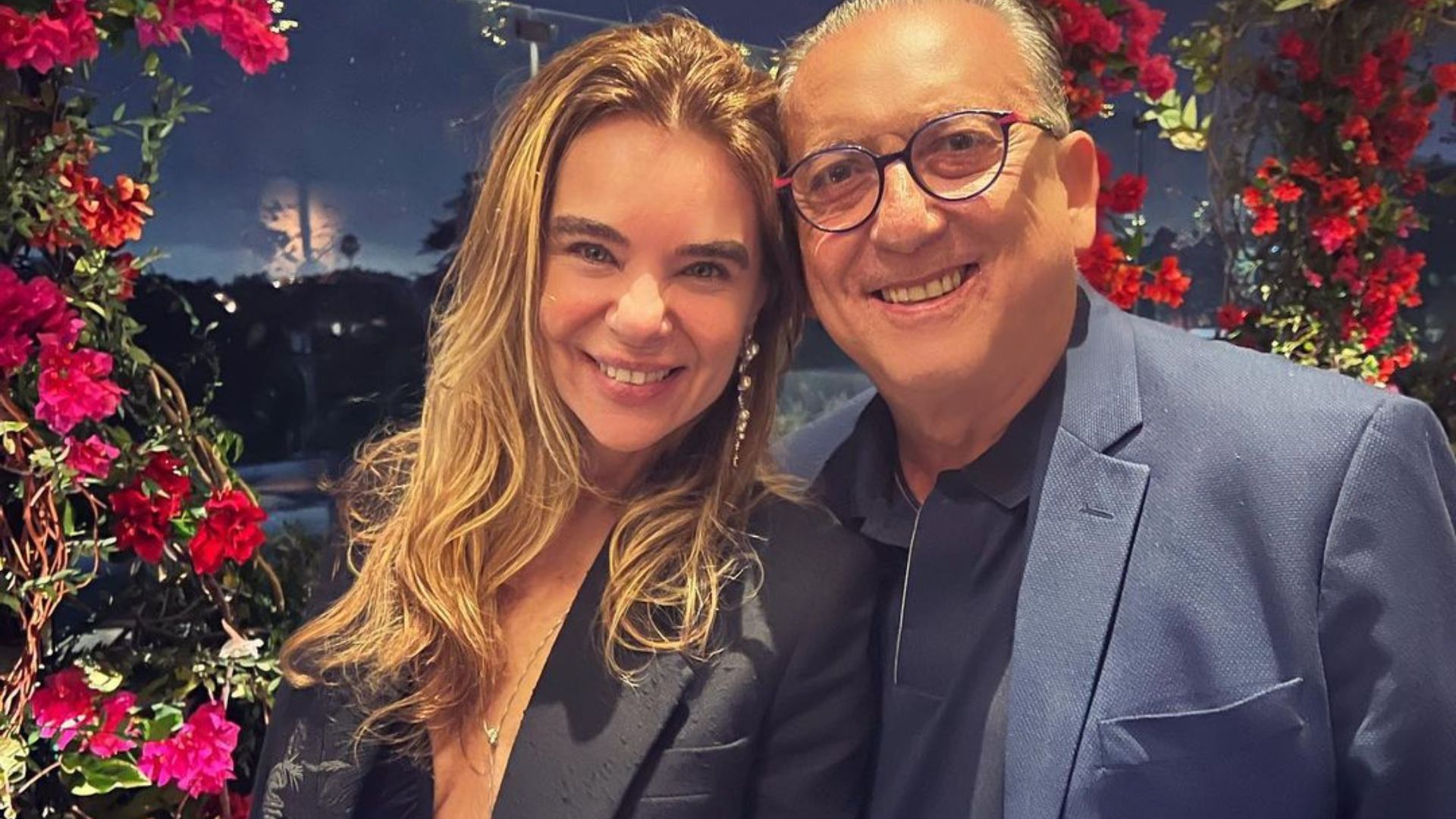 Galvão Bueno celebra aniversário da mulher, Desirée, em hotel do filme ‘Uma Linda Mulher’