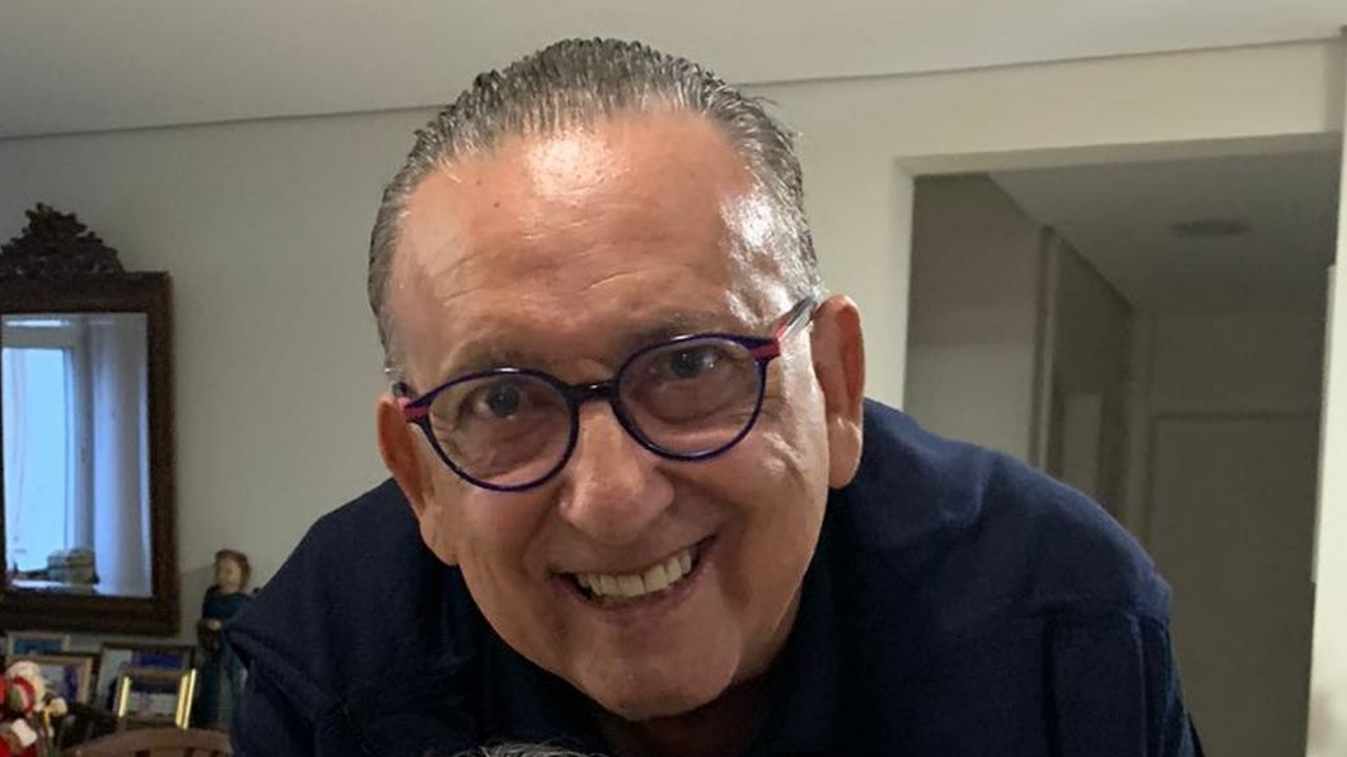 Galvão Bueno recebe alta hospitalar após cirurgia na coluna: “Zerei a vida”