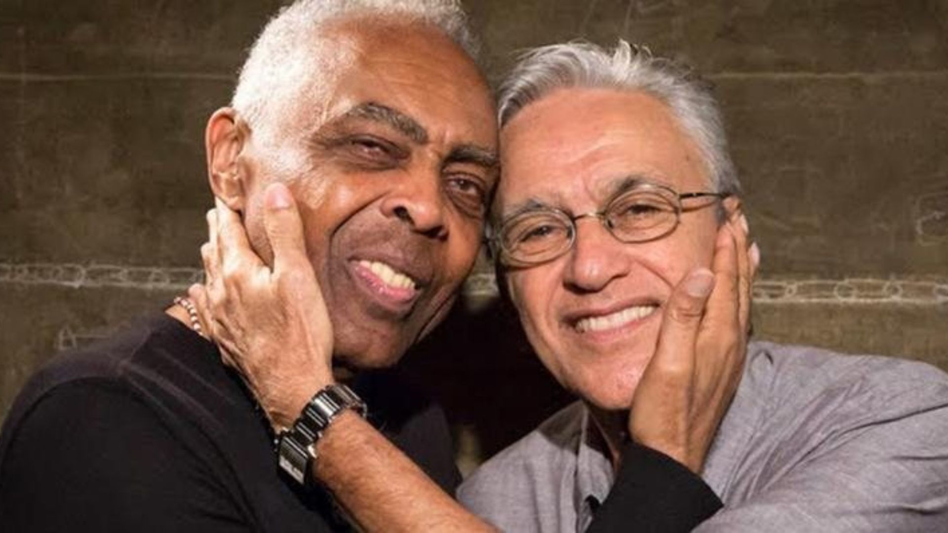 Gilberto Gil celebra aniversário de Caetano Veloso com mensagem especial: “Mestre”