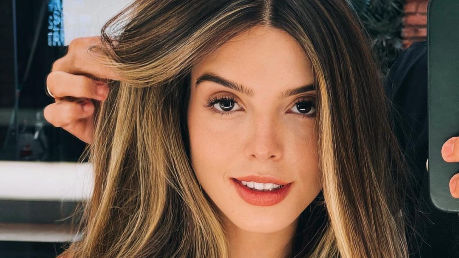 Giovanna Lancellotti publica fotos fofíssimas com os irmãos gêmeos