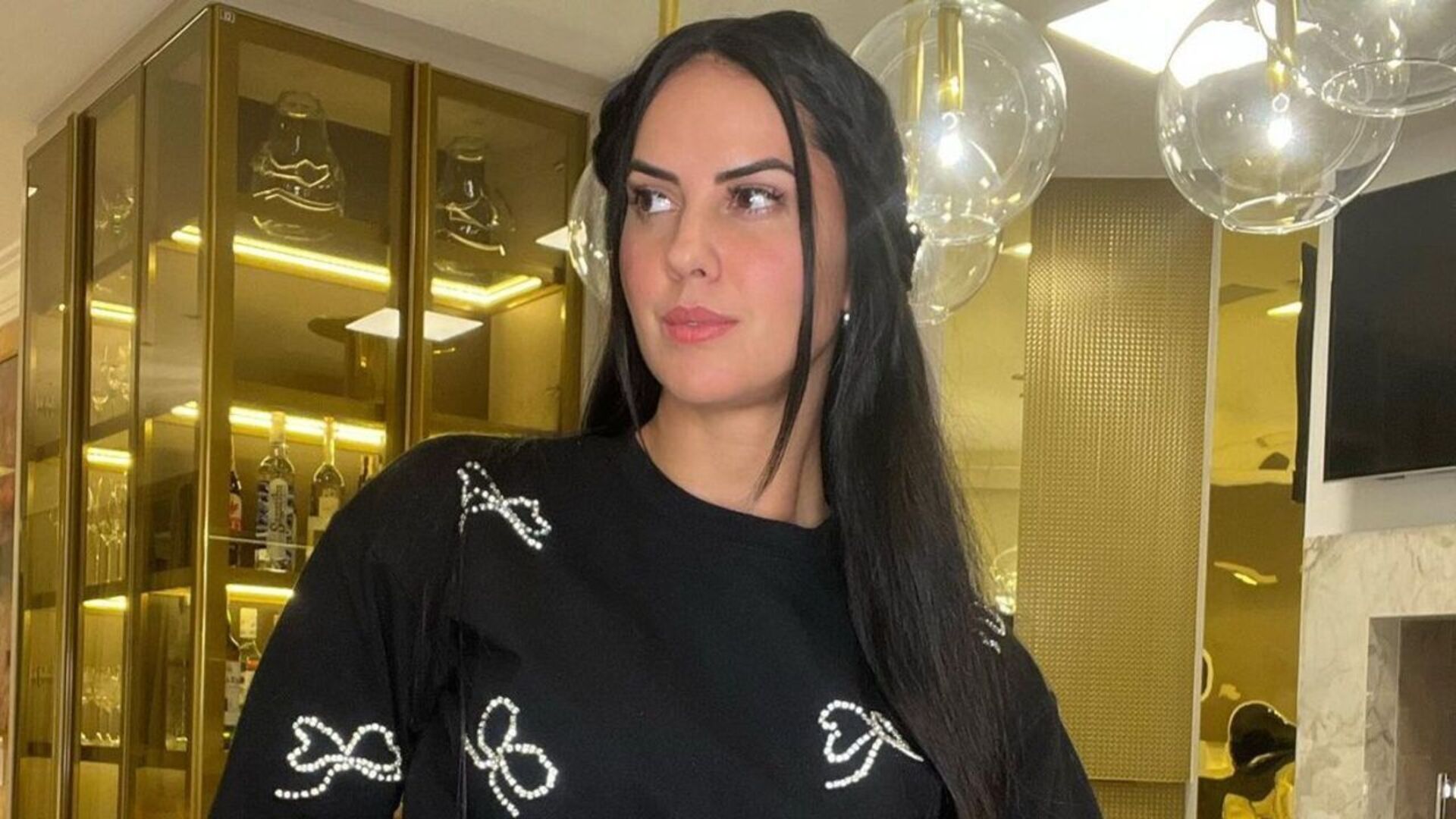 Graciele Lacerda choca ao mostrar sala luxuosa de seu triplex