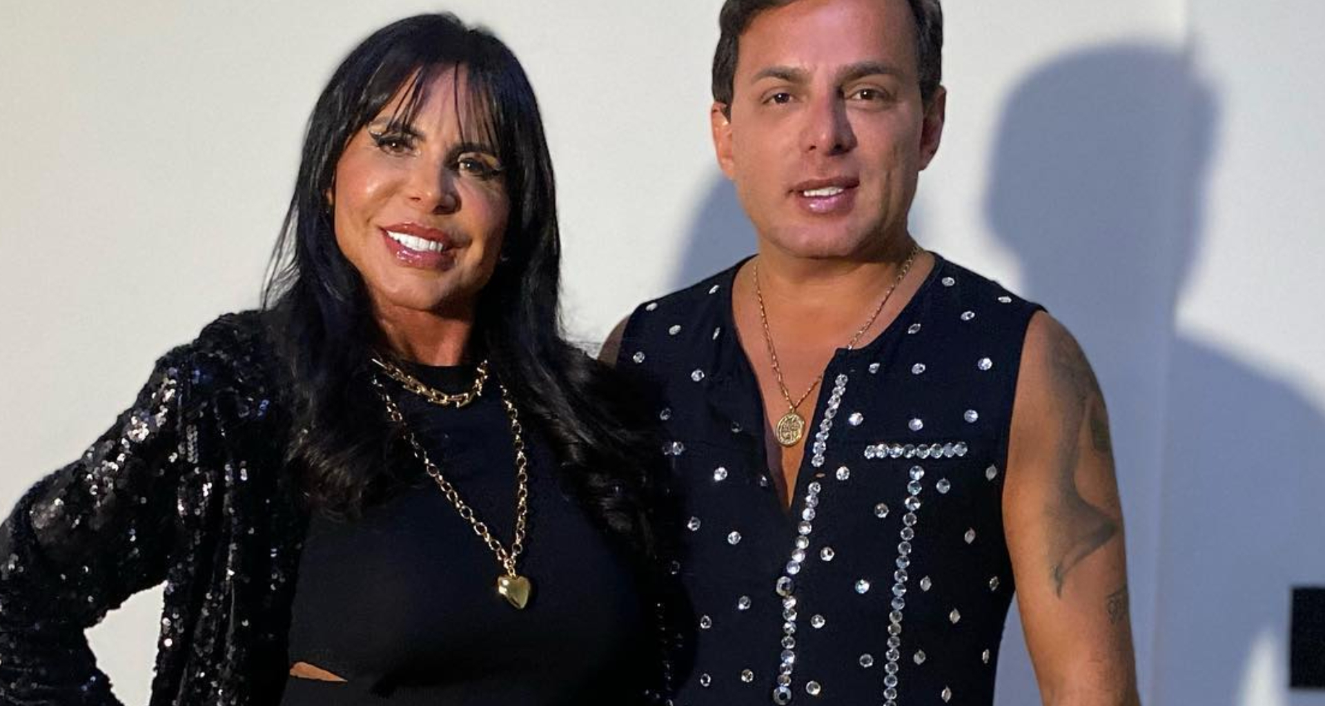 Gretchen rebate críticas após vídeo de calcinha com o marido: ”Povo recalcado”