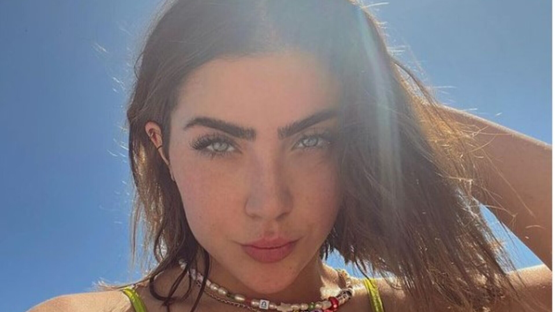 Jade Picon mostra a caracterização da personagem Chiara
