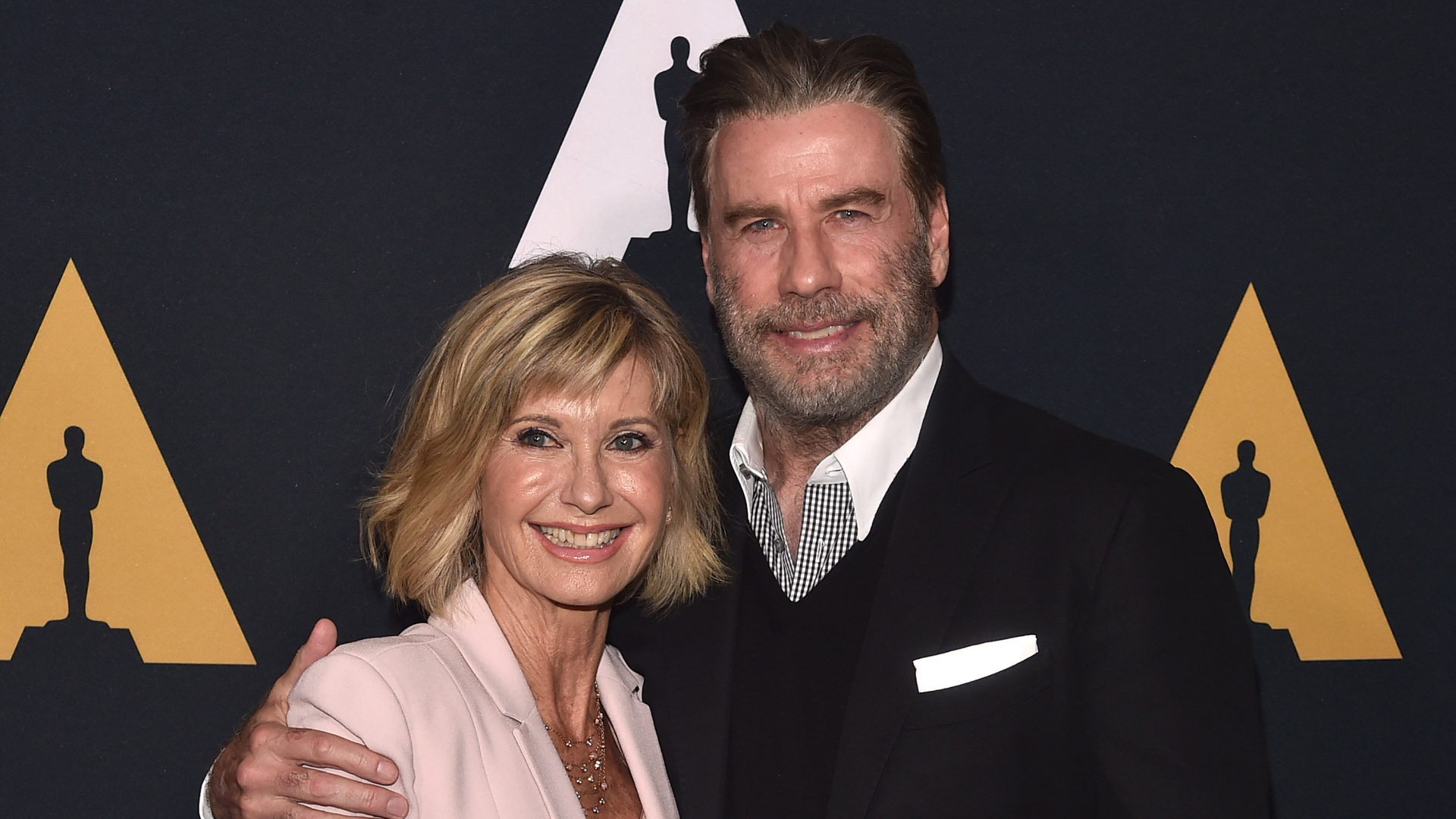 John Travolta lamenta a morte de Olivia Newton-John