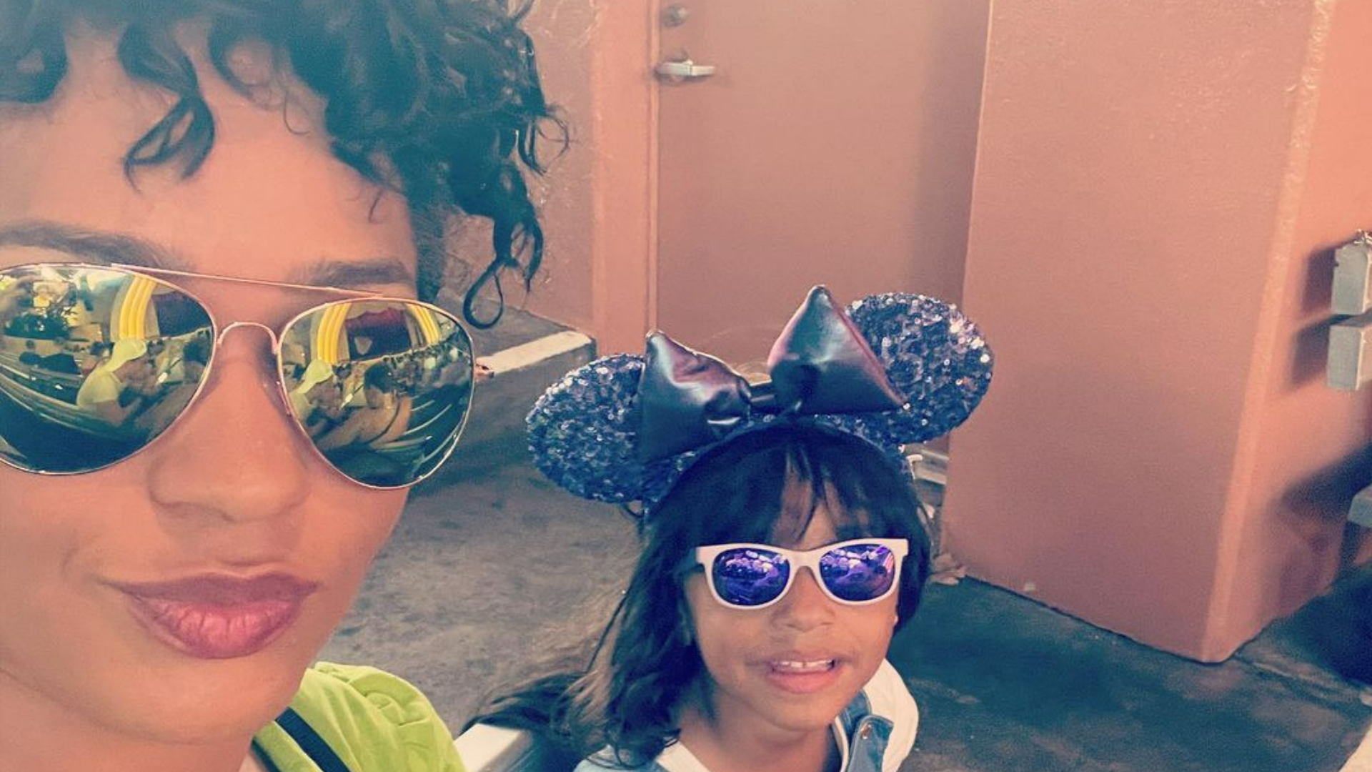 Juliana Alves aproveita passeio na Disney na companhia da filha: ”Um dia cheio de emoções!”