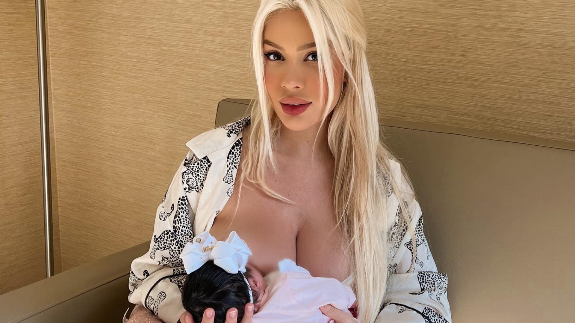 Com vídeo encantador, Karoline Lima se declara ao comemorar primeiro mês da filha: “Tudo por você”