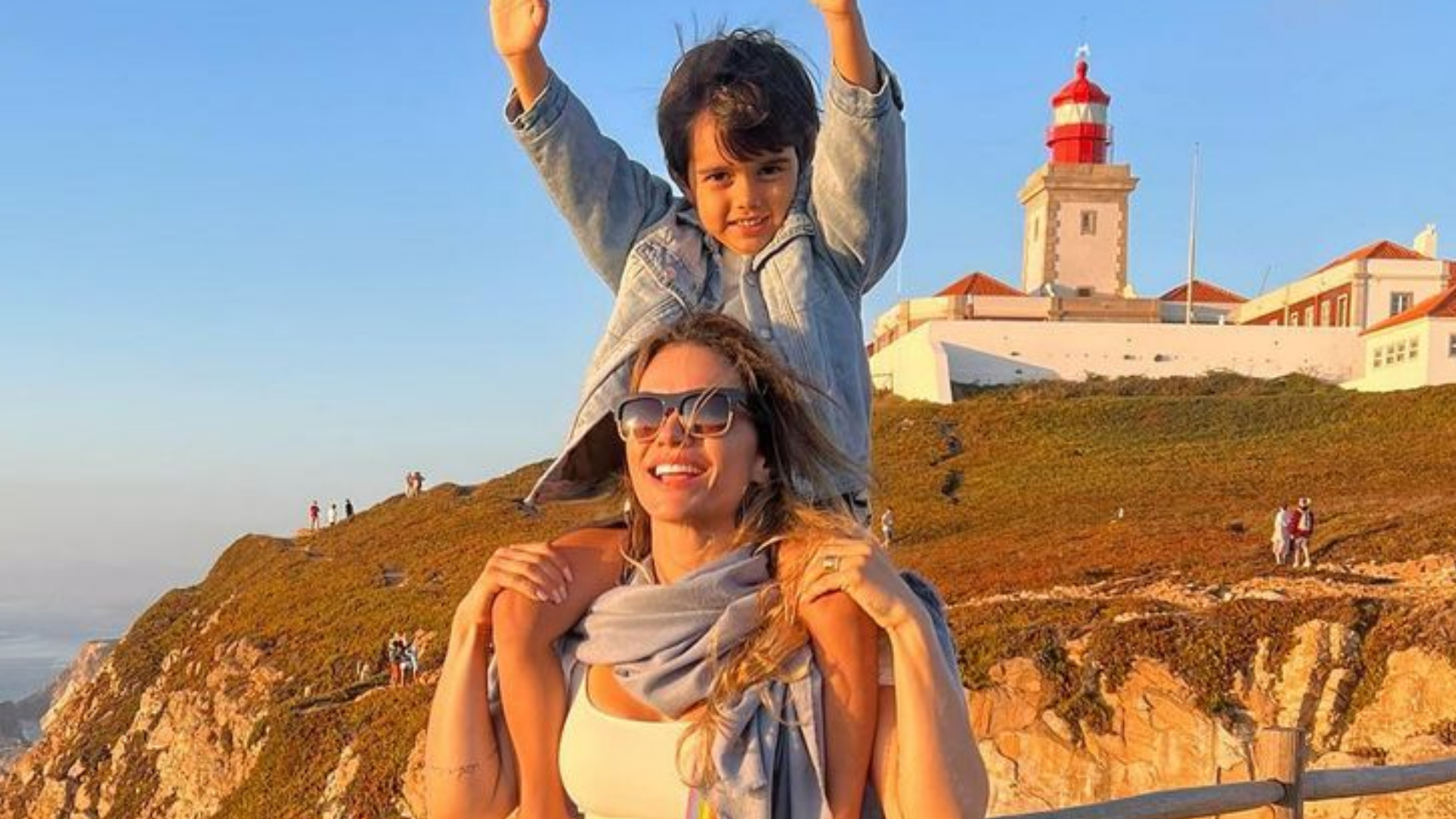 Kelly Key curte passeio divertido em Portugal na companhia do filho, Artur: ”De hoje”