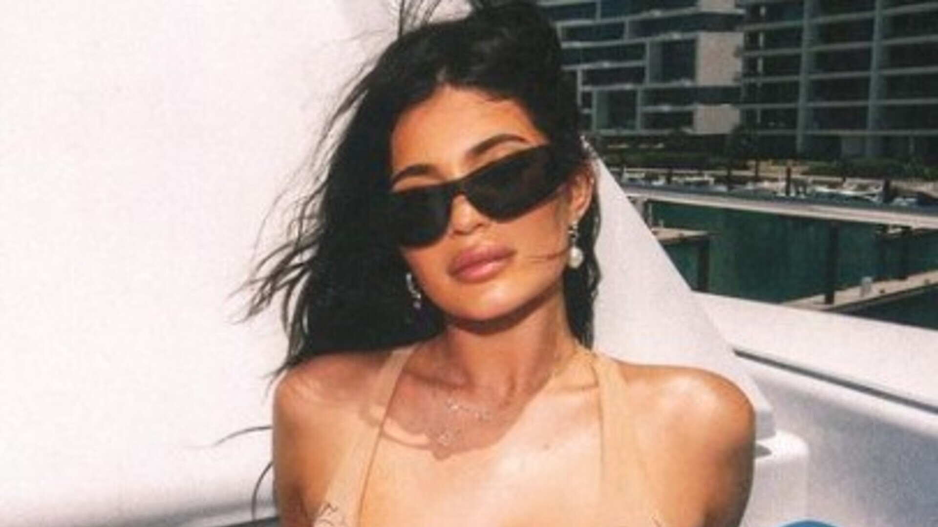Kylie Jenner rebate crítica de internauta nas redes sociais: “Ainda faço coisas normais”
