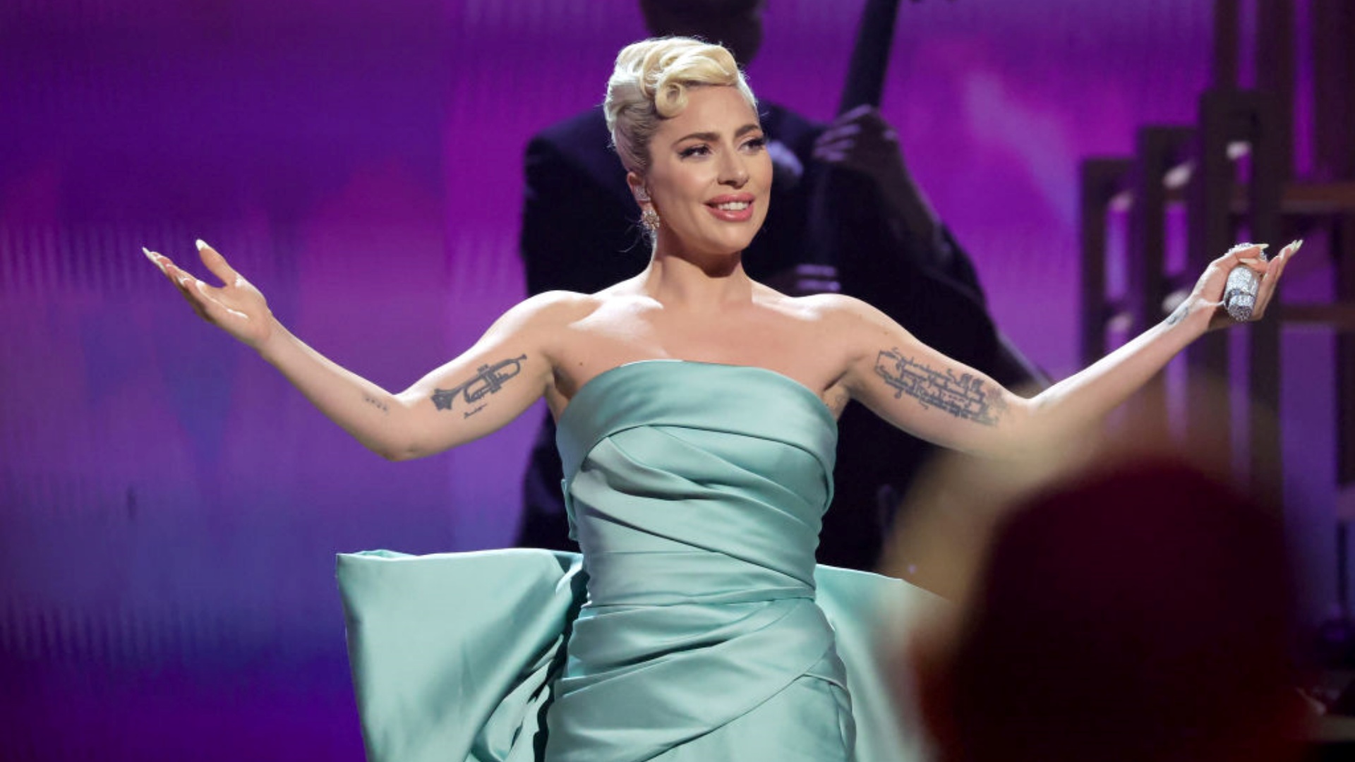 Lady Gaga faz relato emocionante sobre doença crônica: ”Não conseguia mais”