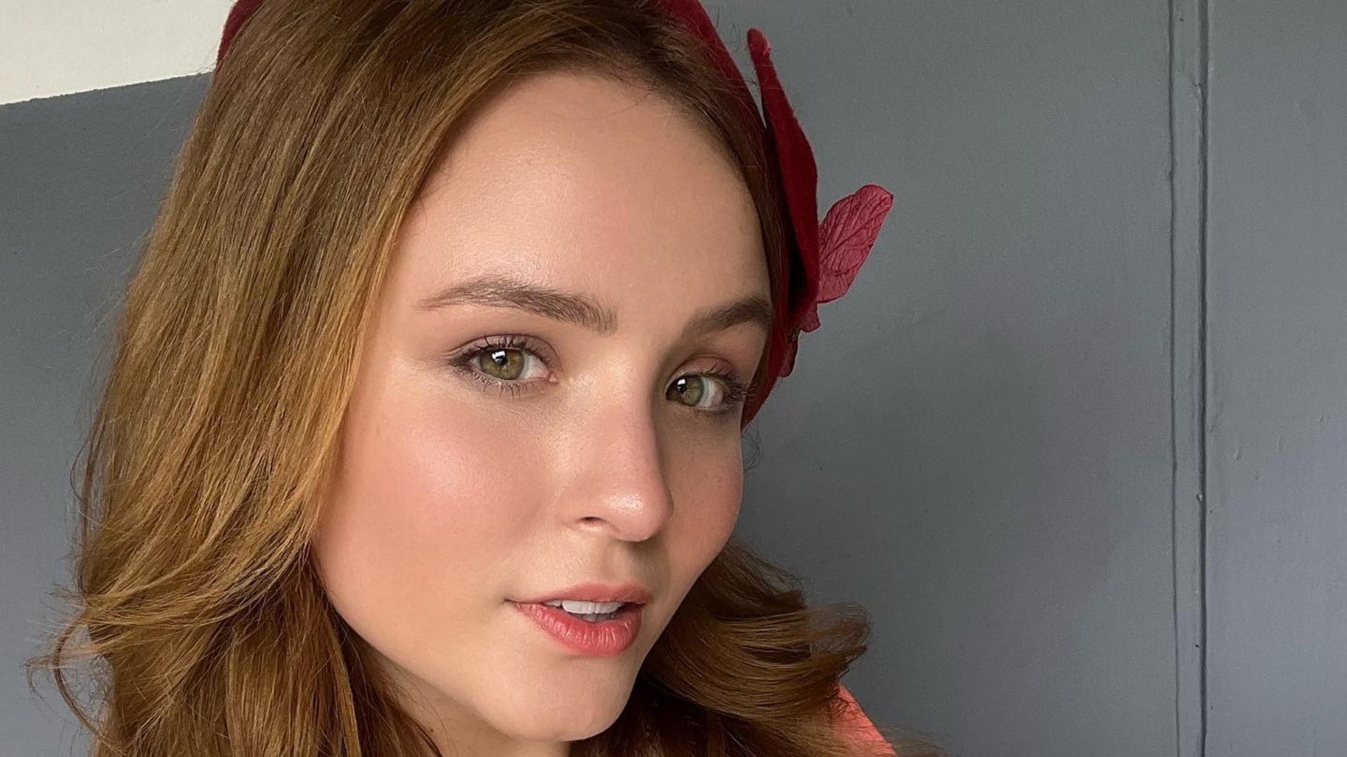 Larissa Manoela mostra novas fotos dos bastidores e se despede de ‘Além da Ilusão’