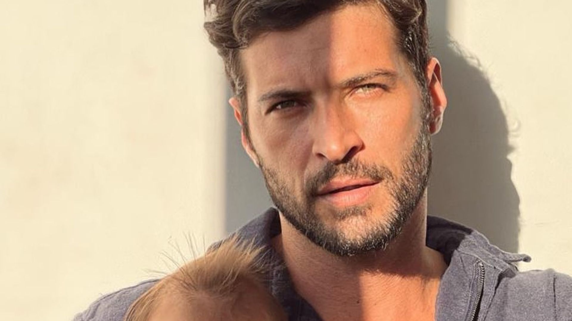 Leandro Lima, o Levi de ‘Pantanal’, posa com o filho de 2 meses: “Mini galã”