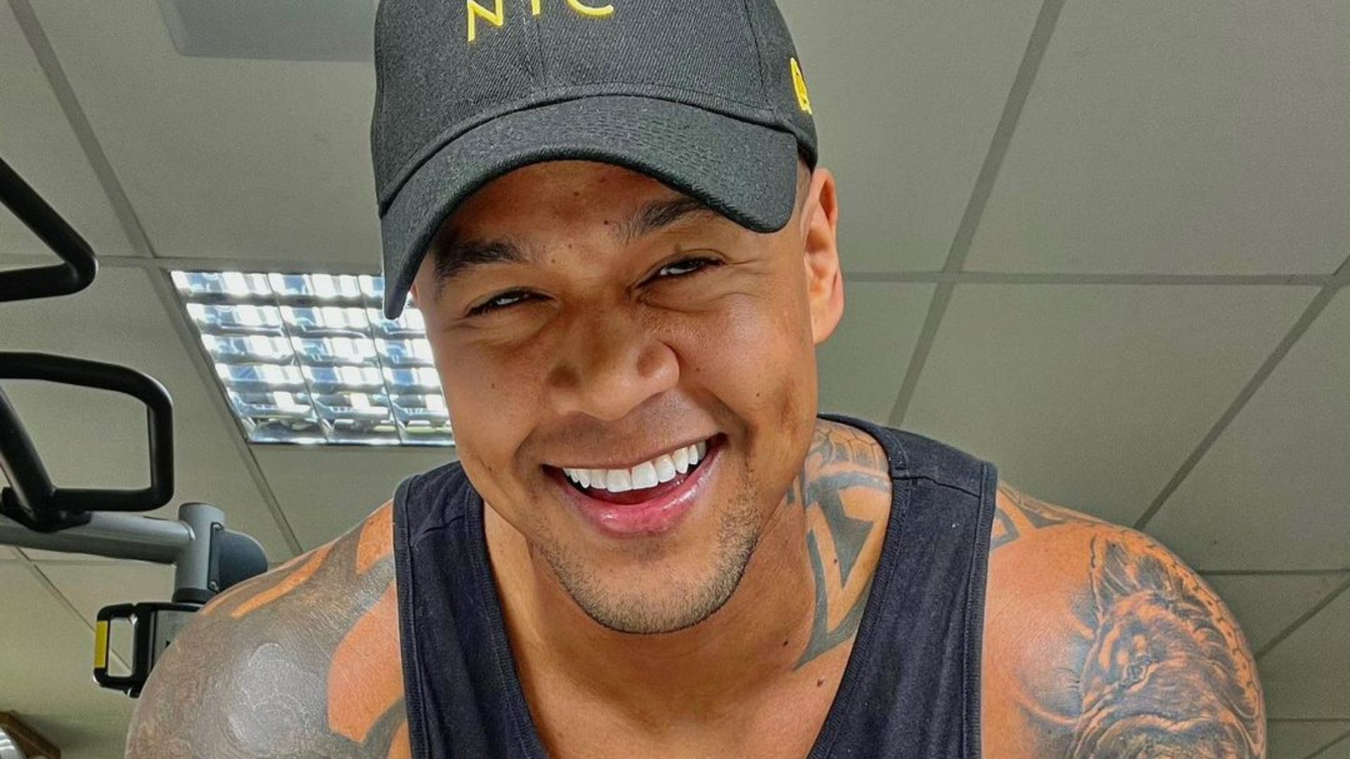 Léo Santana curte momento carinhoso ao lado da família: ”Meu alicerce são eles”