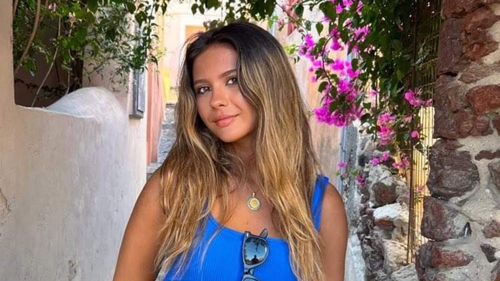 Mariana Lewis comemora os prêmios com a série Dr. Faustus