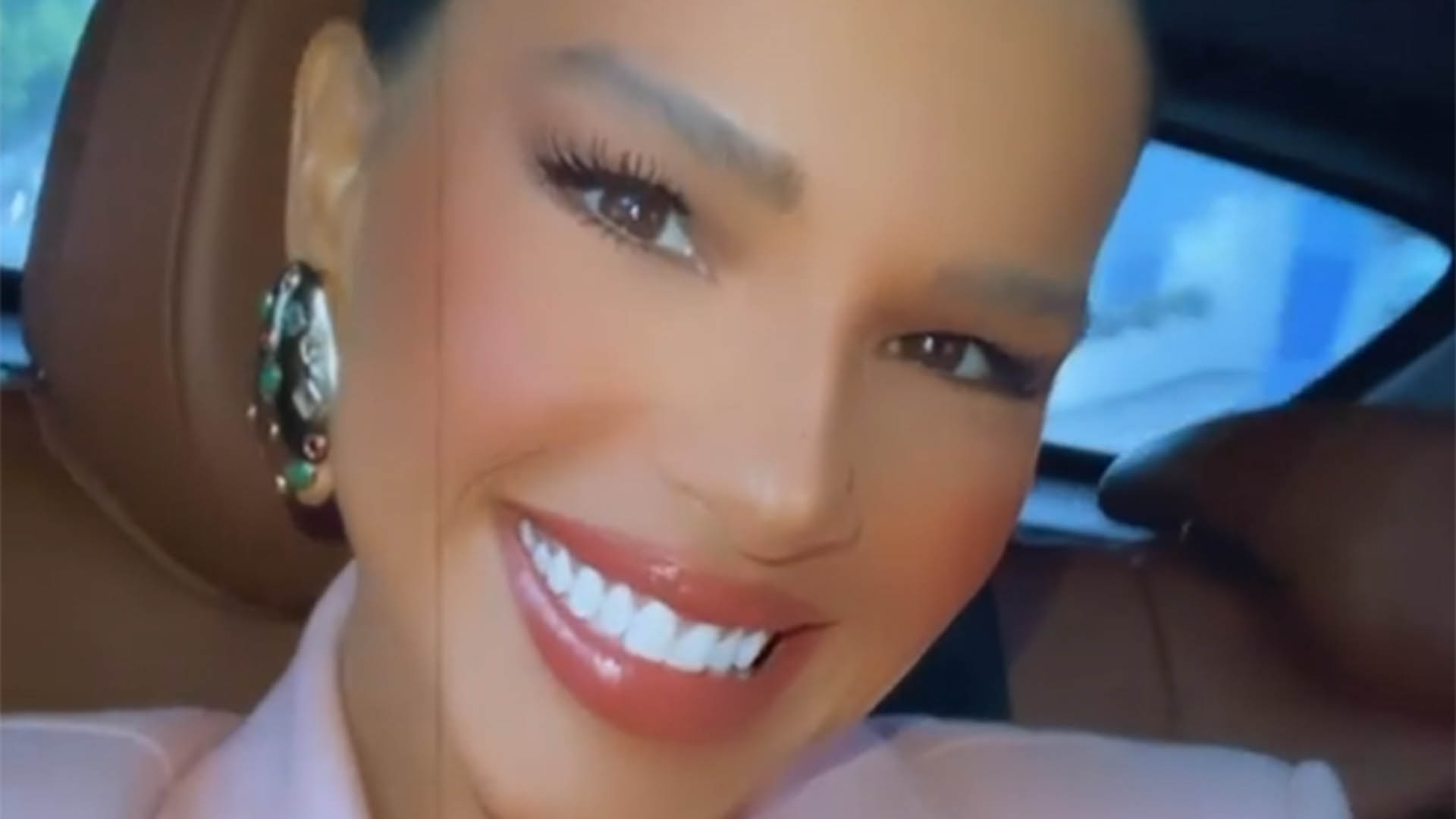 Mariana Rios arrasa ao usar look mínimo em nova foto