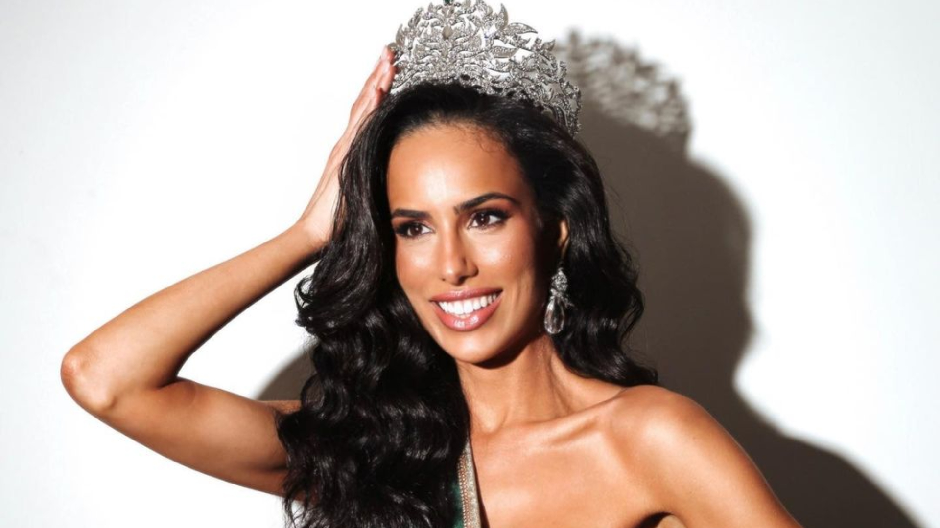 Miss Universo Brasil 2022 Mia Mamede muda o visual