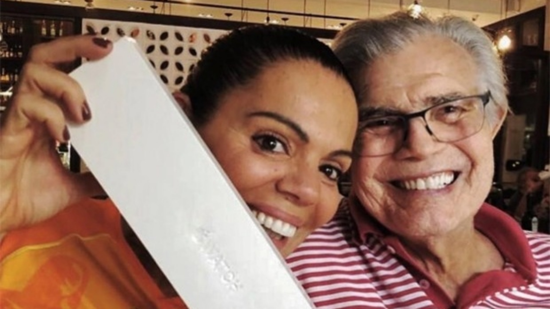 Nora de Tarcísio Meira lamenta um ano da morte do ator: ”Não é fácil viver sem teu sorriso”
