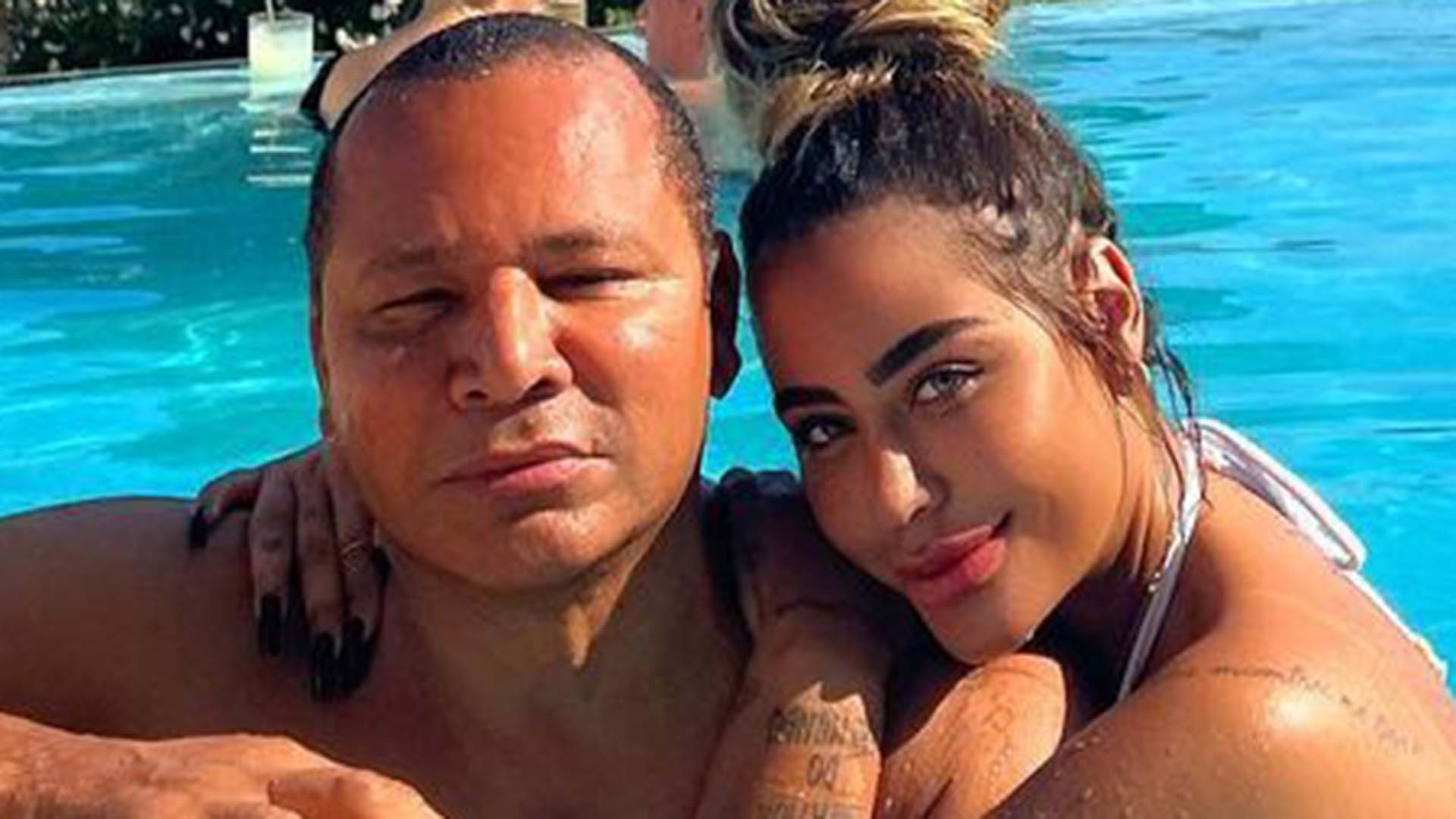 De biquíni, irmã de Neymar Jr curte dia na piscina com o pai