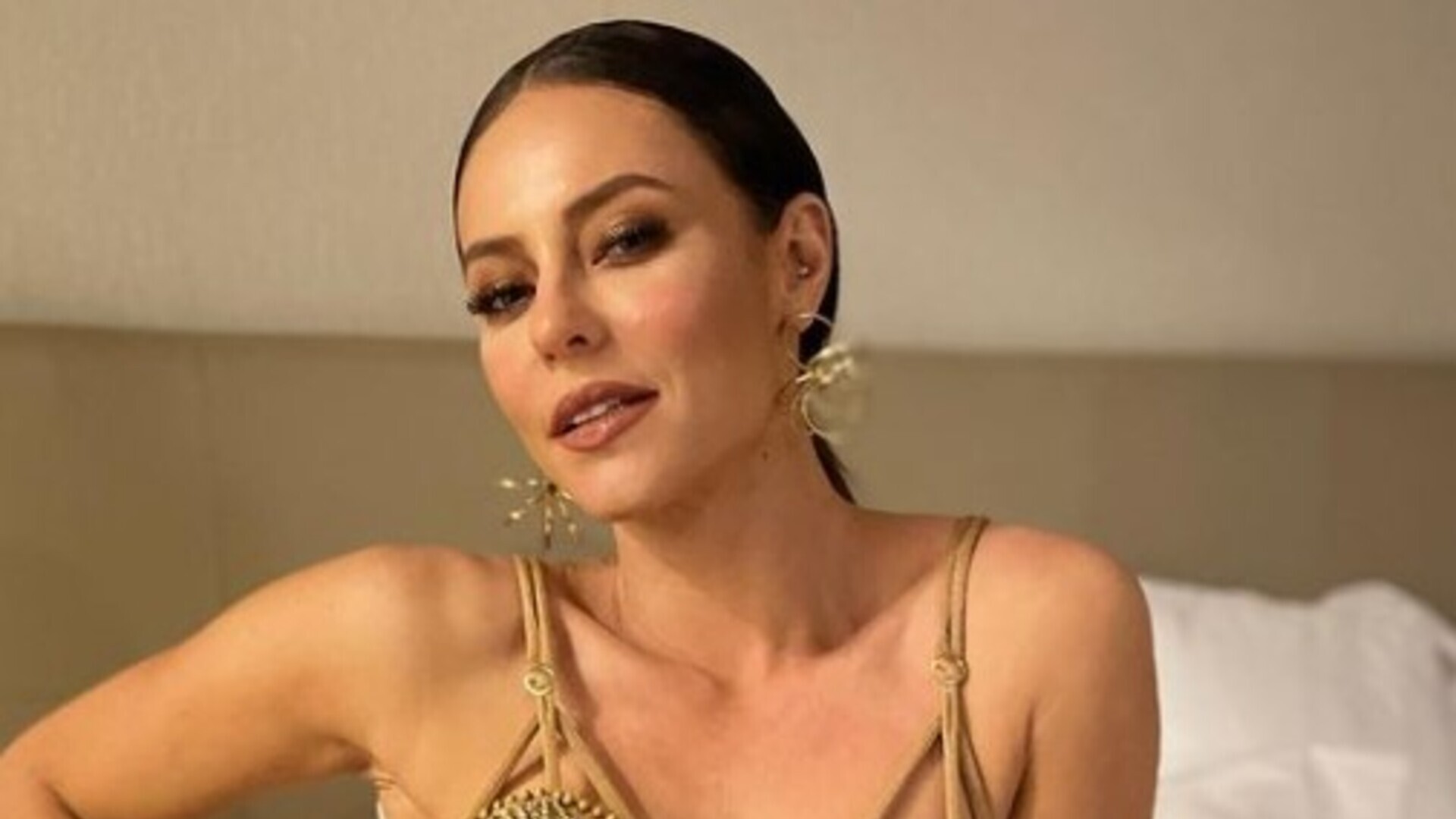 Paolla Oliveira posta fotos ao lado do elenco de “Cara e Coragem”