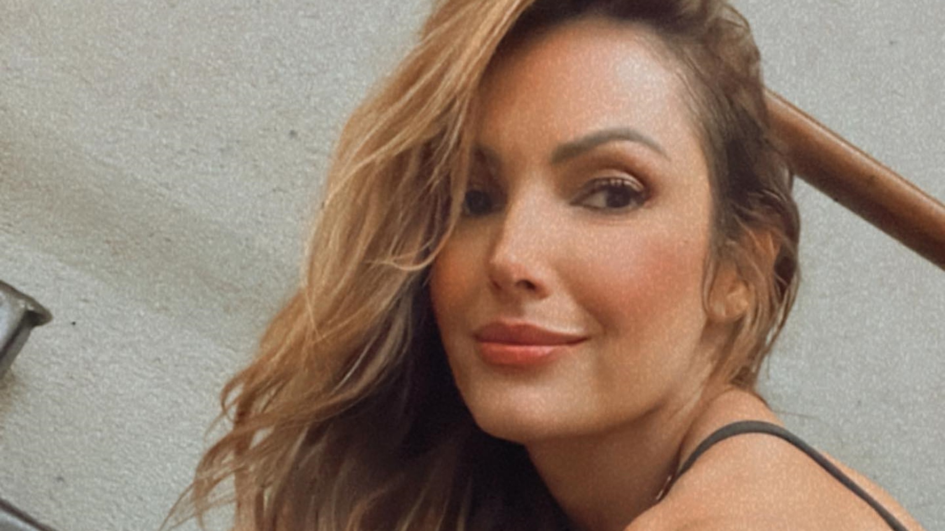 Patrícia Poeta mostra talento para a dança e corpão magérrimo rouba a cena: ”Apaixonada”