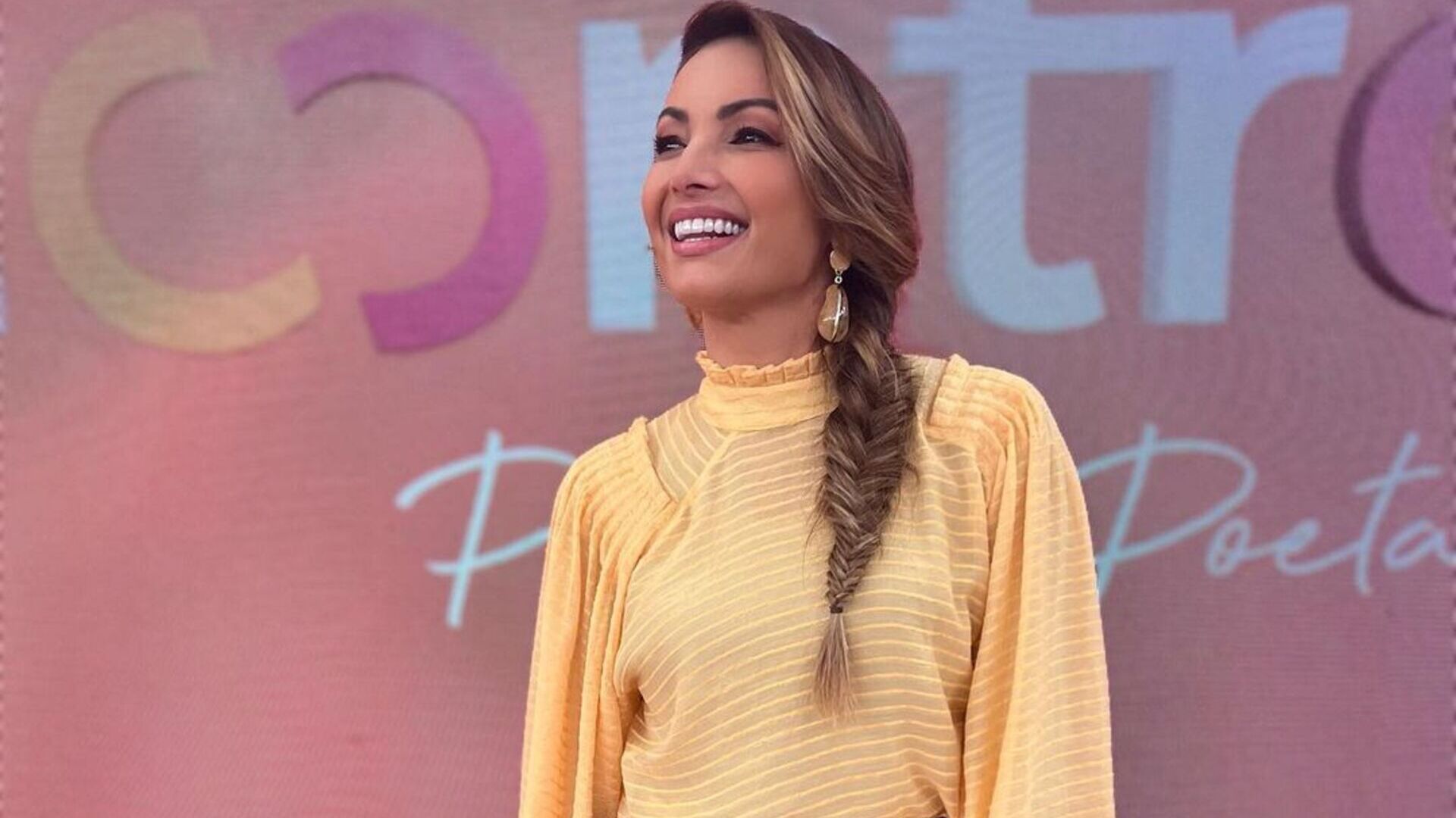 Patrícia Poeta consegue montar look com cores do cenário do ‘Encontro’: ”Maravilhosa”