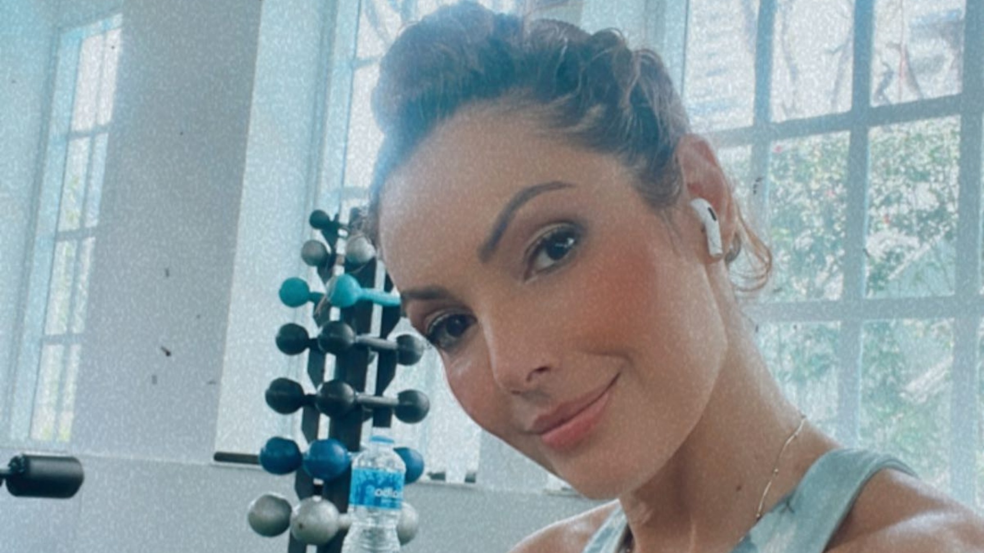 Patrícia Poeta esbanja beleza ao surgir na academia: “Linda”