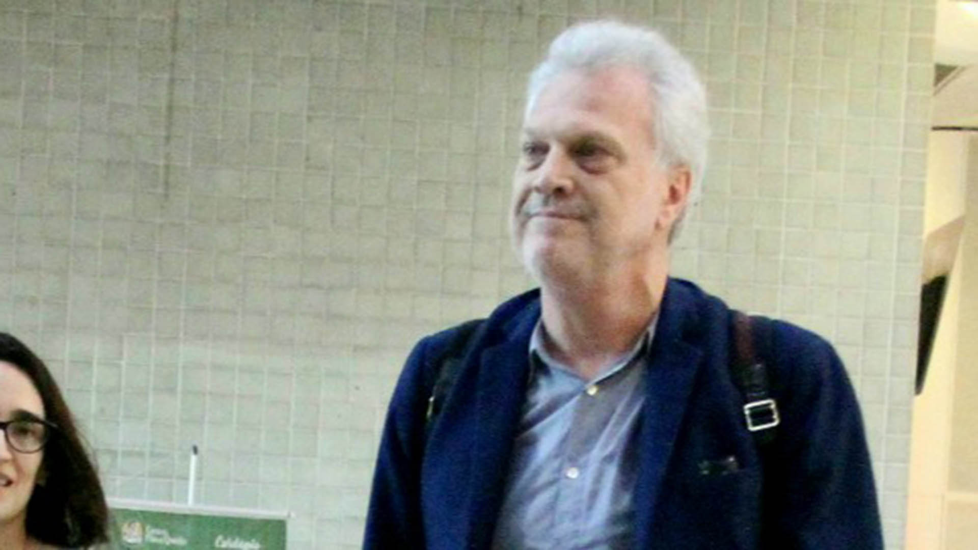 Pedro Bial faz viagem com a esposa e as filhas