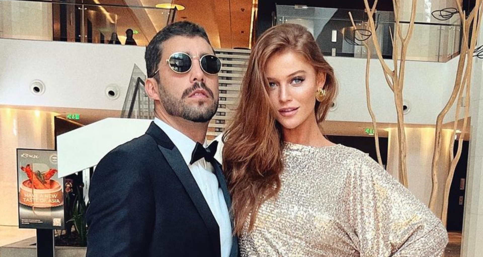 Cintia Dicker exibe barriguinha do primeiro bebê ao posar de topless