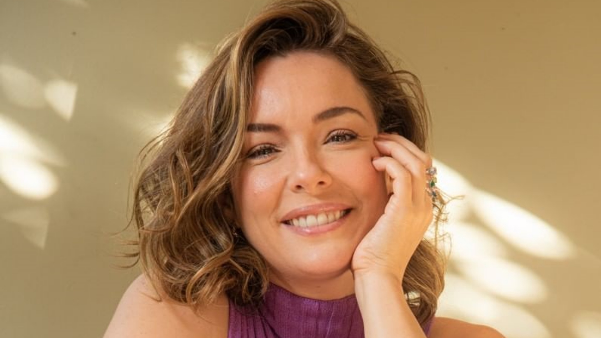 Regiane Alves resgata cliques antigos de sua primeira personagem: “O começo de tudo”